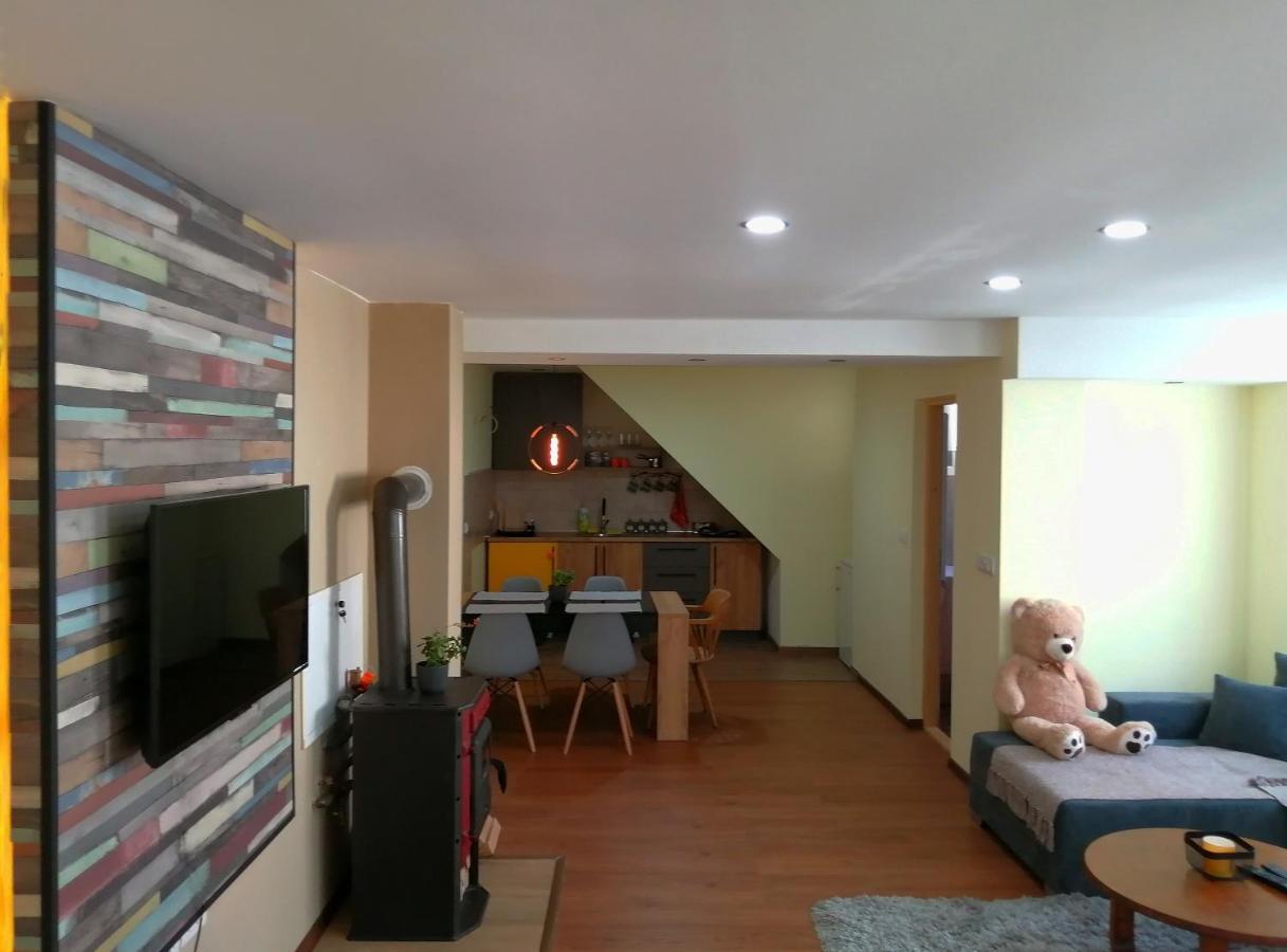 Nikas Apartman Donji Milanovac Kültér fotó