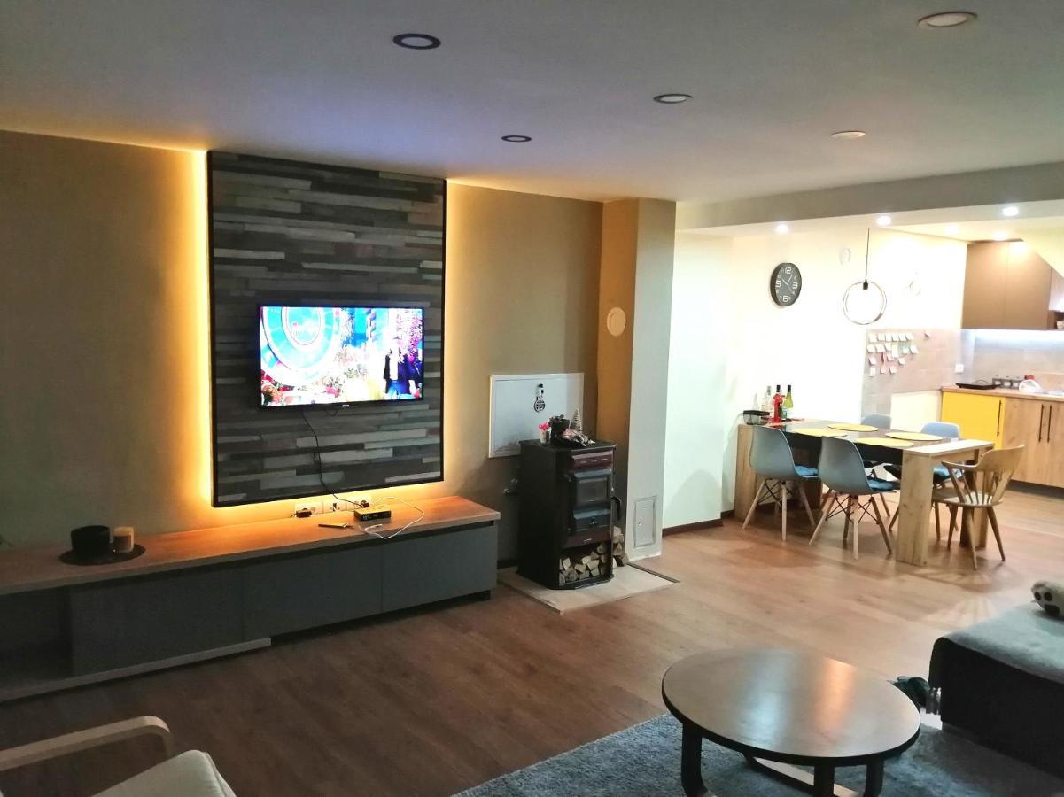 Nikas Apartman Donji Milanovac Kültér fotó